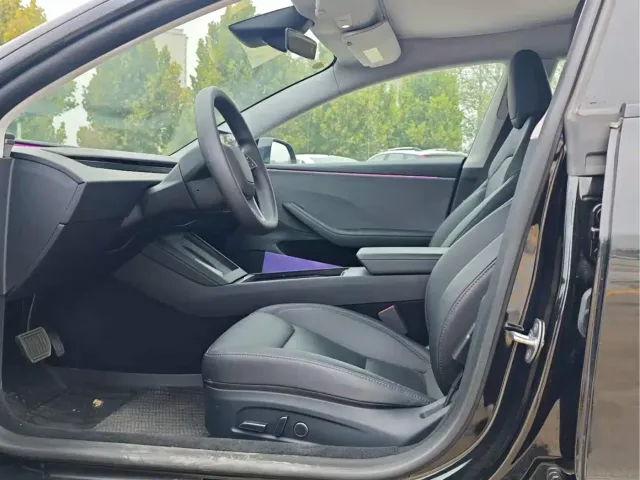 Tesla Model 3 — Фото автомобиля 6