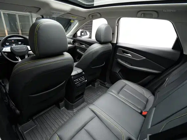 Forthing T5 Evo — Фото автомобиля 13