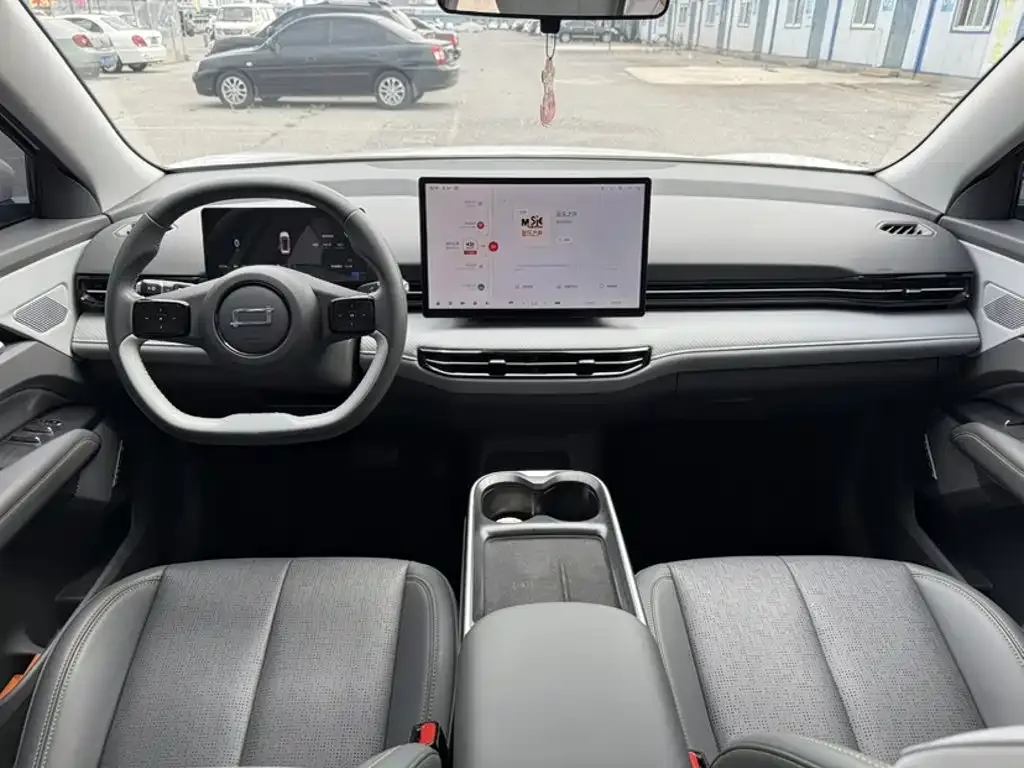 Besturn Yueyi 03 2025 Model 565km Comfort Edition — Фото автомобиля 12