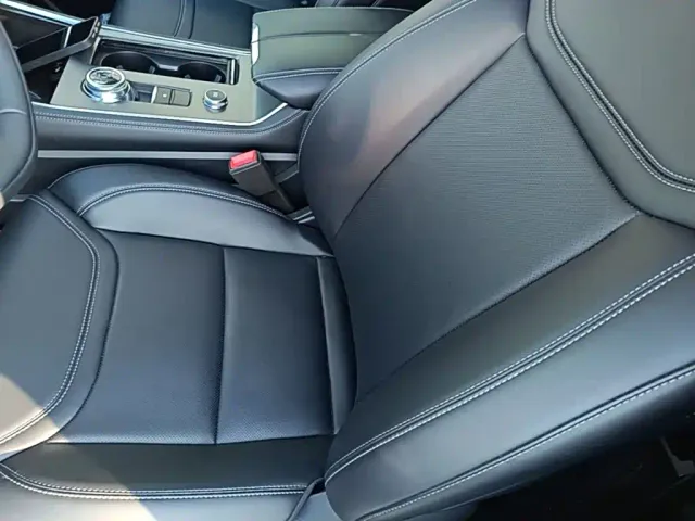 Ford Explorer — Фото автомобиля 14