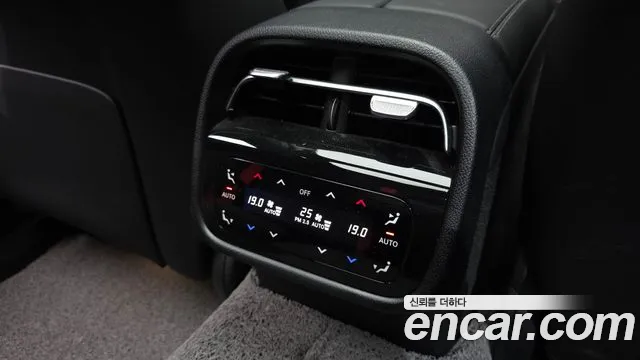 Mercedes-Benz E-Class — Фото автомобиля 29