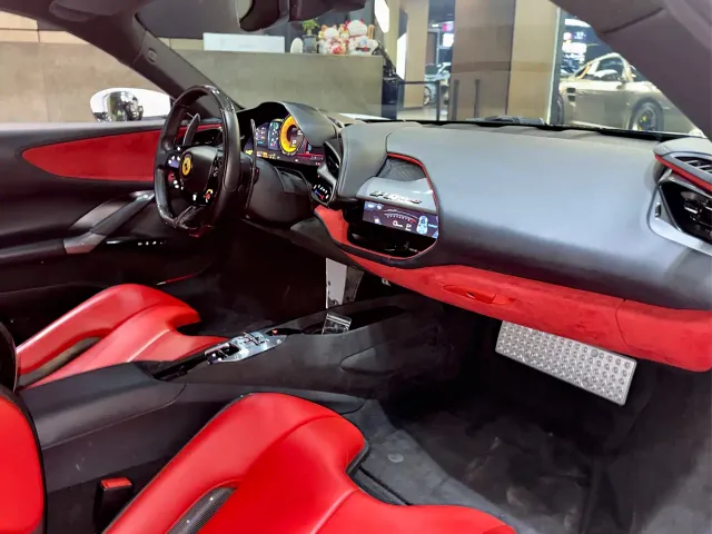 Ferrari SF90 — Фото автомобиля 16