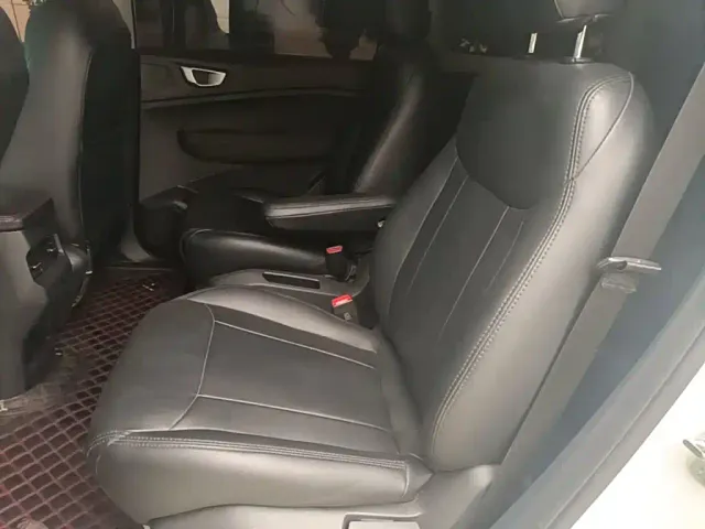 Wuling Jiachen — Фото автомобиля 16
