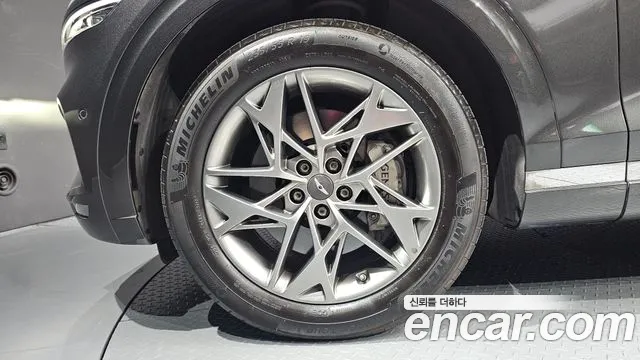 Genesis GV70 — Фото автомобиля 5