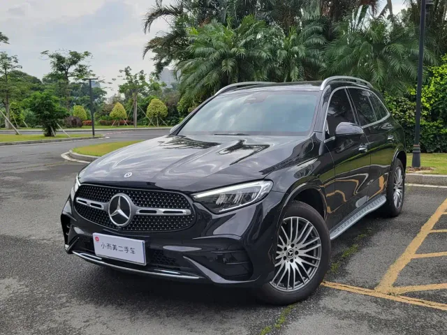 Фотография автомобиля — Mercedes-Benz GLC-Class