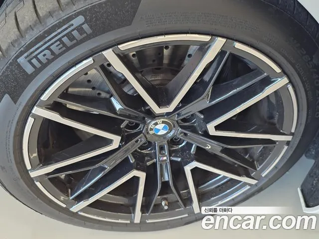 BMW M5 G90 — Фото автомобиля 8