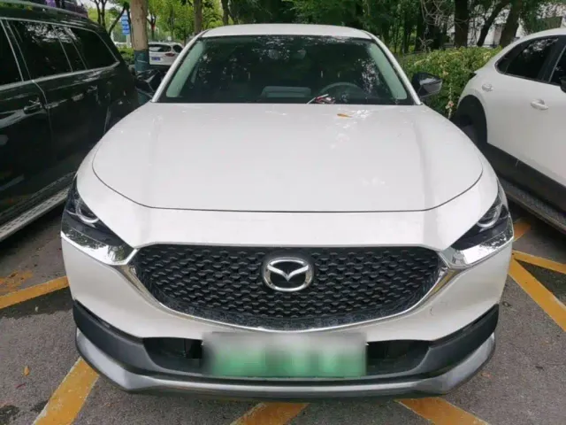 Mazda CX-30 EV — Фото автомобиля 2