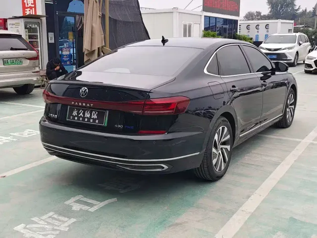 Volkswagen Passat — Фото автомобиля 9