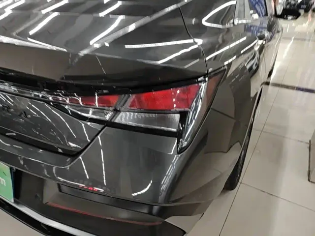 Hyundai Elantra — Фото автомобиля 7