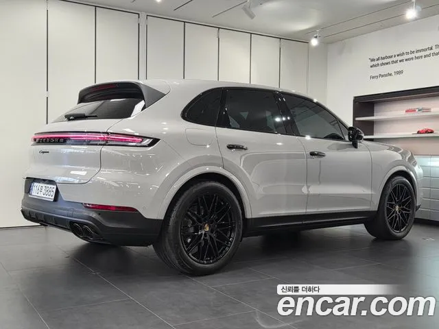 Porsche Cayenne — Фото автомобиля 2