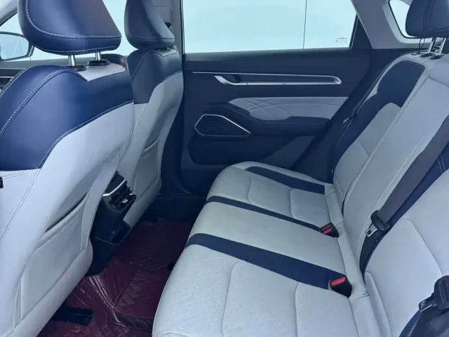 Geely Emgrand — Фото автомобиля 16