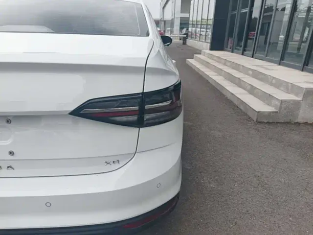 Volkswagen Lavida 2025 New Edge 1.5L Outstanding New Ease — Фото автомобиля 7