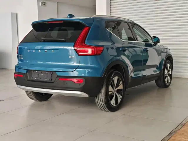 Volvo XC40 — Фото автомобиля 18