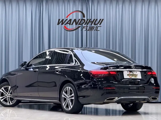 Mercedes-Benz E-Class — Фото автомобиля 25