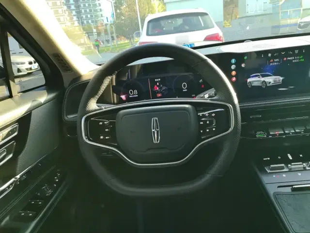 Lincoln Corsair — Фото автомобиля 6