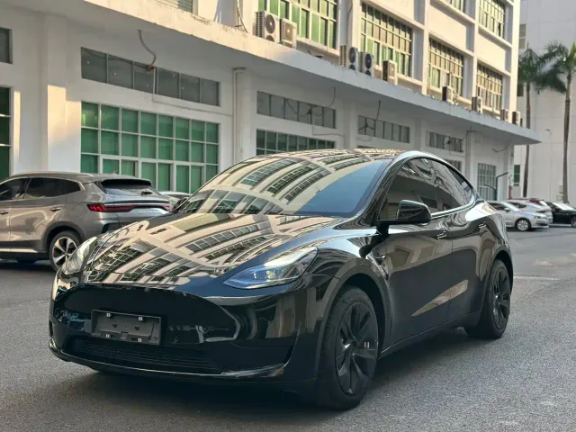 Фотография автомобиля — Tesla Model Y