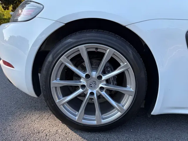 Porsche 718 — Фото автомобиля 15