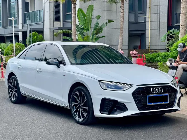 Audi A4L — Фото автомобиля 3