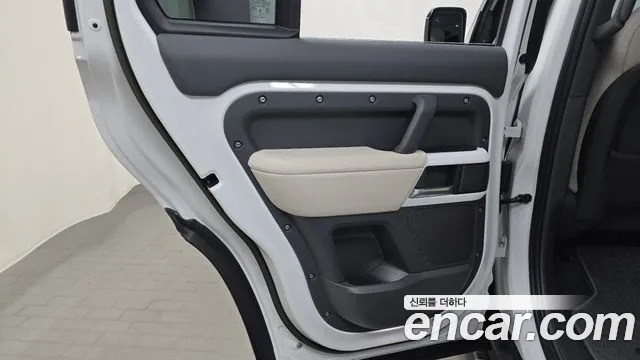 Land Rover Defender L663 — Фото автомобиля 14