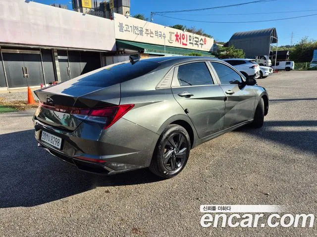 Hyundai Avante CN7 — Фото автомобиля 5