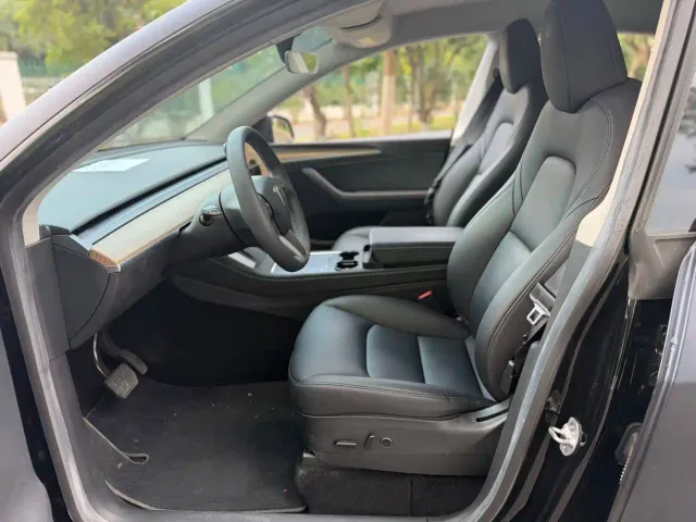 Tesla Model Y — Фото автомобиля 8