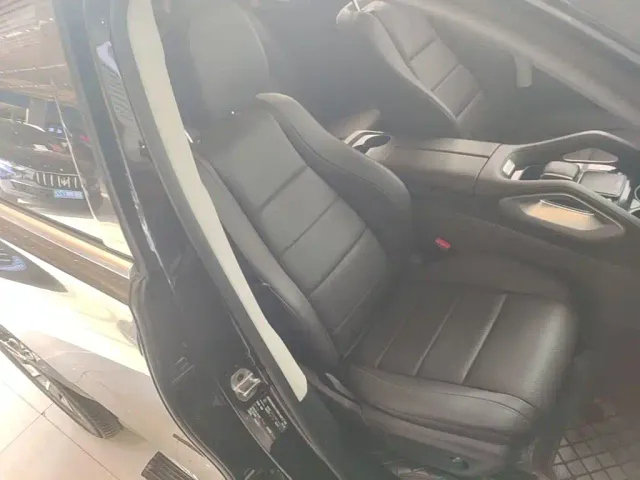 Mercedes-Benz GLE-Class — Фото автомобиля 24