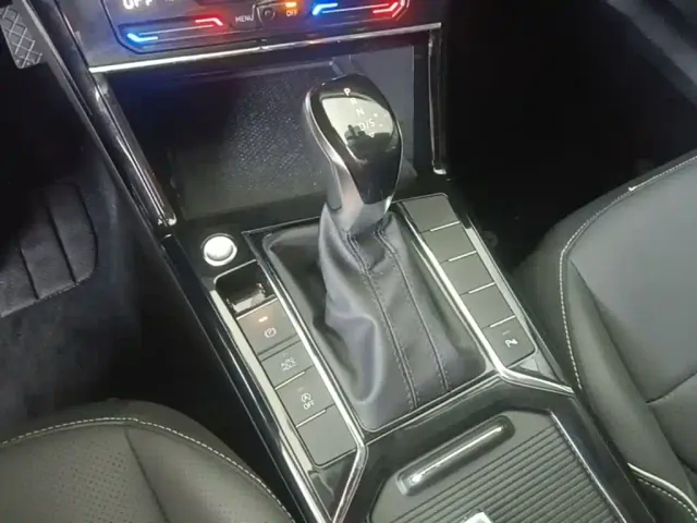 Volkswagen Passat — Фото автомобиля 13