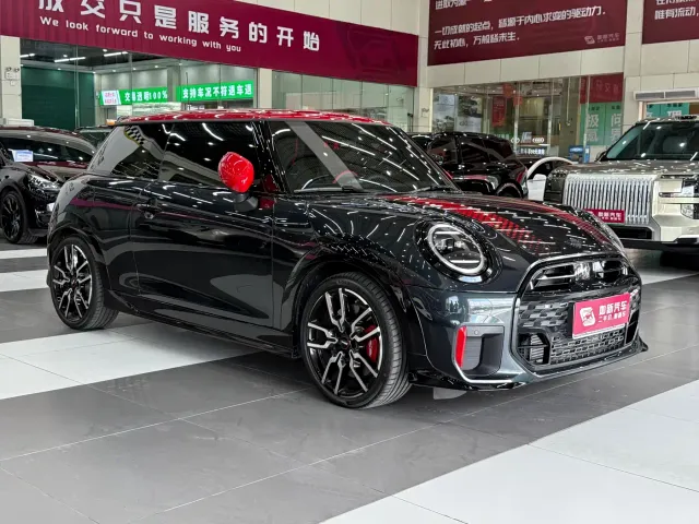 MINI John Cooper Works — Фото автомобиля 3