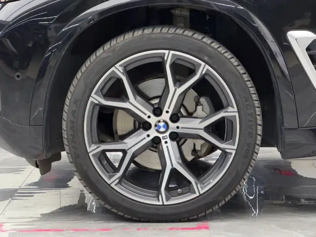 BMW X5 — Фото автомобиля 4
