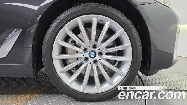 BMW 5 Series G30 — Фото автомобиля 5