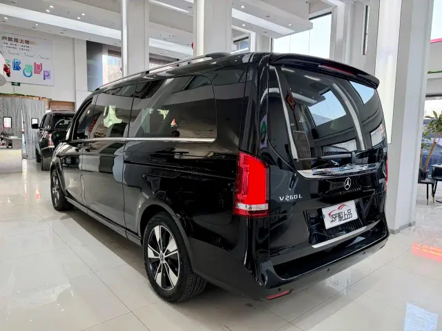 Mercedes-Benz V-Class — Фото автомобиля 16
