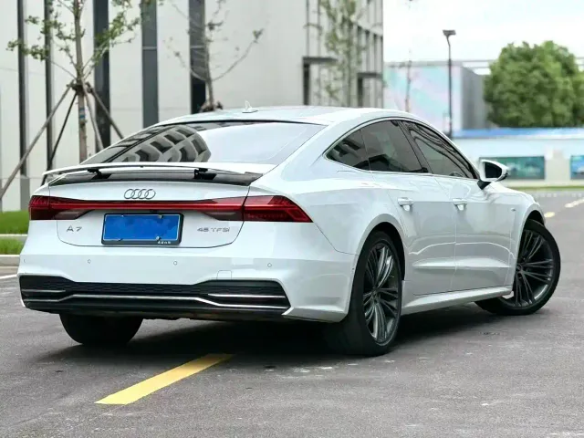 Audi A7 — Фото автомобиля 4
