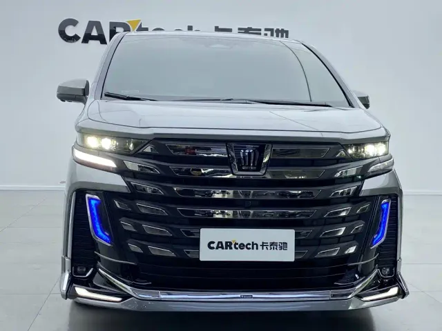 Toyota Vellfire — Фото автомобиля 11