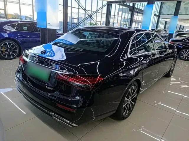 Mercedes-Benz E-Class — Фото автомобиля 6