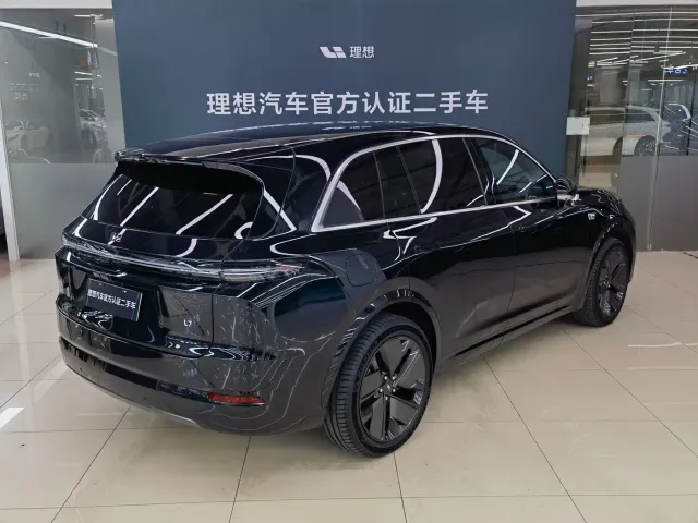 Li Auto L7 — Фото автомобиля 18