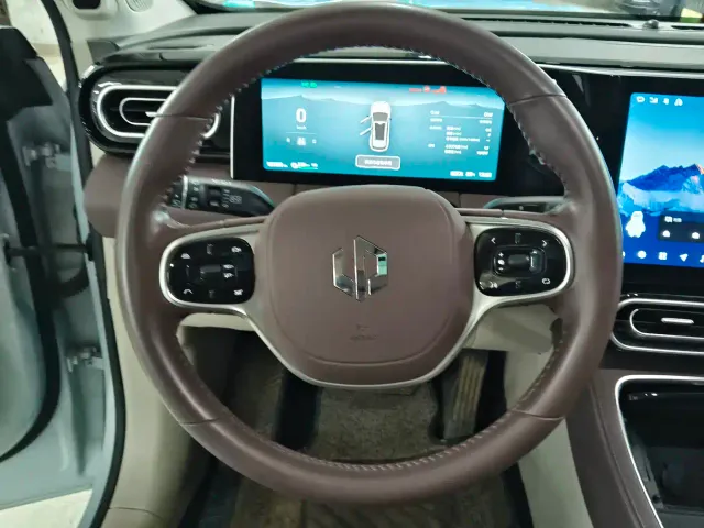 Leapmotor C11 — Фото автомобиля 16