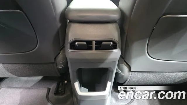 Kia EV3 Standard 2WD — Фото автомобиля 27