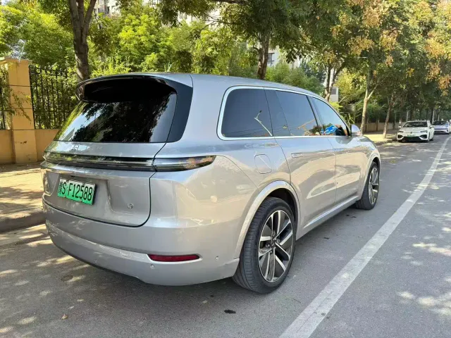 Li Auto L9 — Фото автомобиля 9
