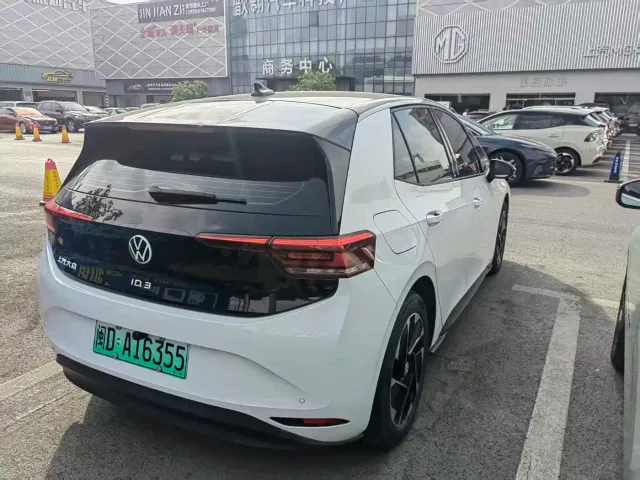 Volkswagen ID.3 — Фото автомобиля 3