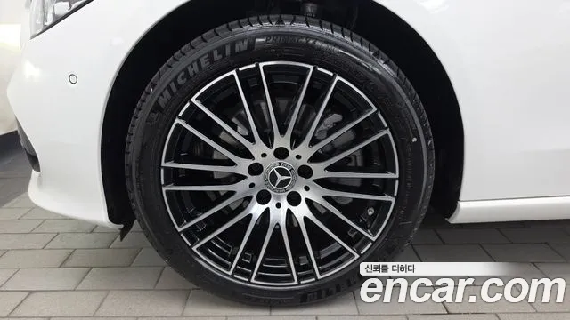 Mercedes-Benz C-Class — Фото автомобиля 4