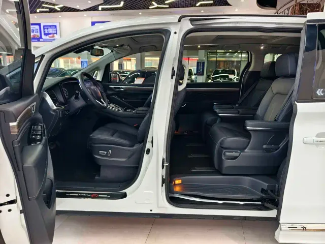 GAC Trumpchi M8 — Фото автомобиля 9