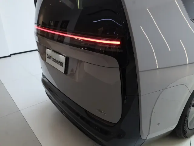 Li Auto MEGA — Фото автомобиля 26
