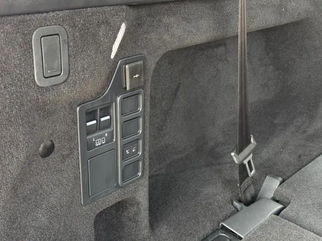 Land Rover Discovery — Фото автомобиля 21