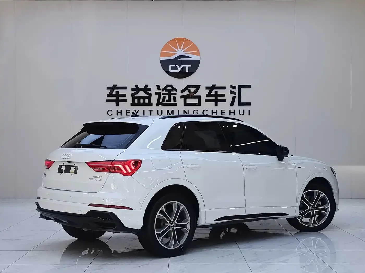 Audi Audi Q3 2023 35 TFSI Fashion Dynamic (1.4T) — Фото автомобиля 24