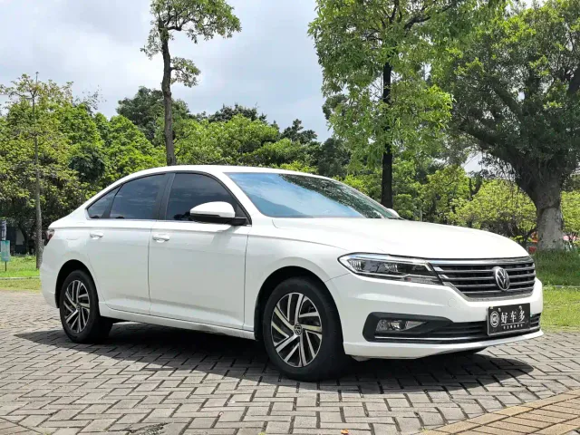 Volkswagen Lavida — Фото автомобиля 3