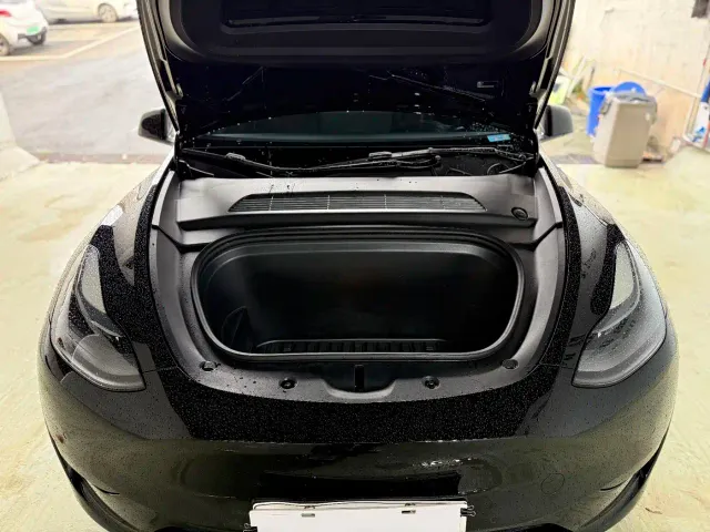 Tesla Model Y — Фото автомобиля 20