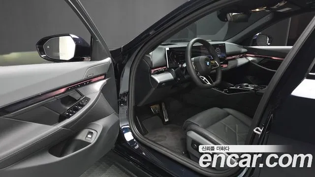 BMW 5-Series 5 серия (G60) 530i xDrive M Sport — Фото автомобиля 6