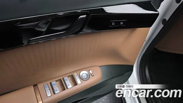 Hyundai Grandeur Grandeur (GN7) 2.5 Бензин 2WD — Фото автомобиля 26
