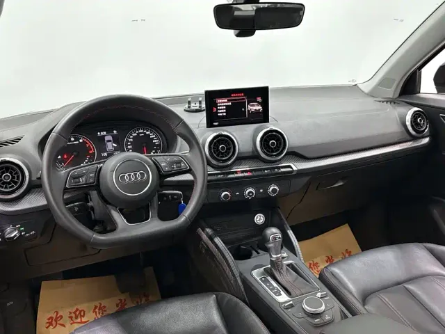 Audi Q2L — Фото автомобиля 8