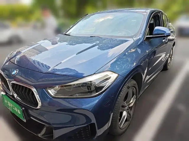 Фотография автомобиля — BMW X2